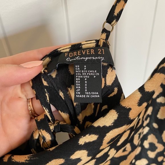 Vacation Maxi Dress - Leopard print - Picture 2 of 5